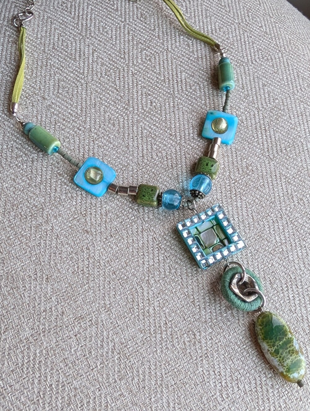 funky ARTSY NECKLACE mother of pearl